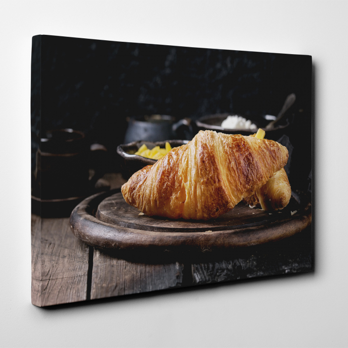 Tablou canvas bucatarie, Croisant proaspat scos de la cuptor [2]