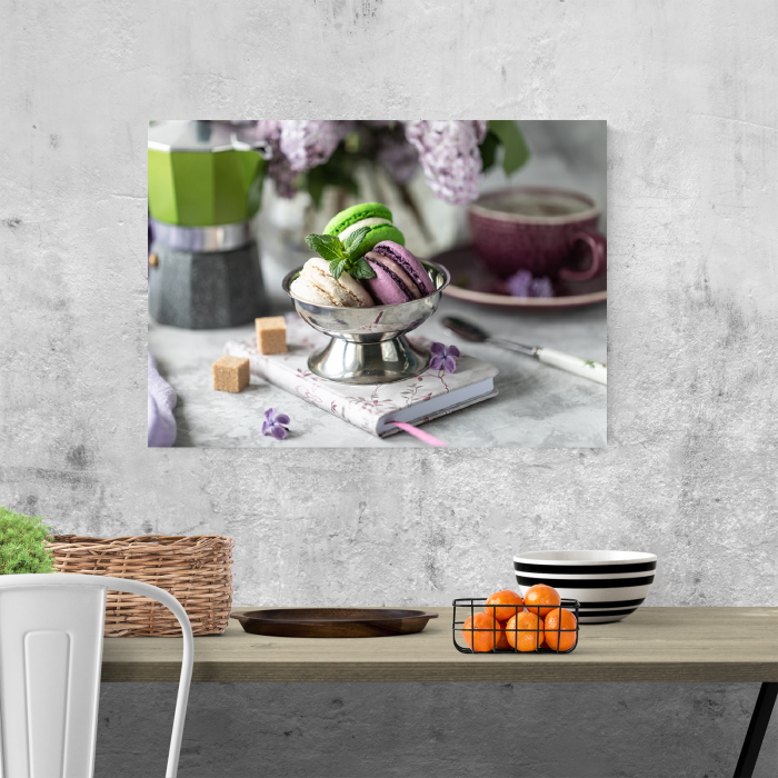 Tablou canvas bucatarie, Macarons in cupa de inghetata [4]