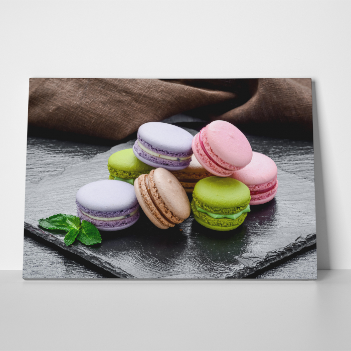 Tablou canvas bucatarie, Macarons pe platou [3]