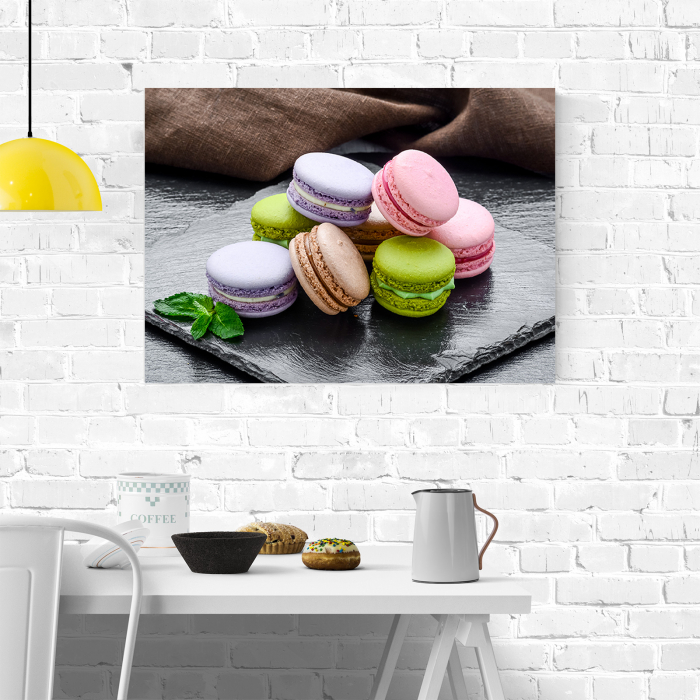 Tablou canvas bucatarie, Macarons pe platou [4]