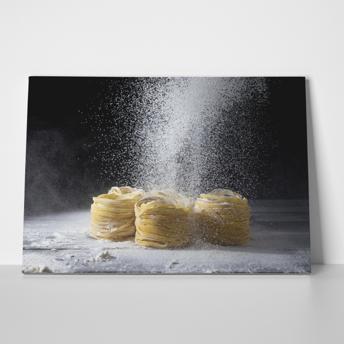 Tablou canvas bucatarie, Paste tagliatelle in faina [3]