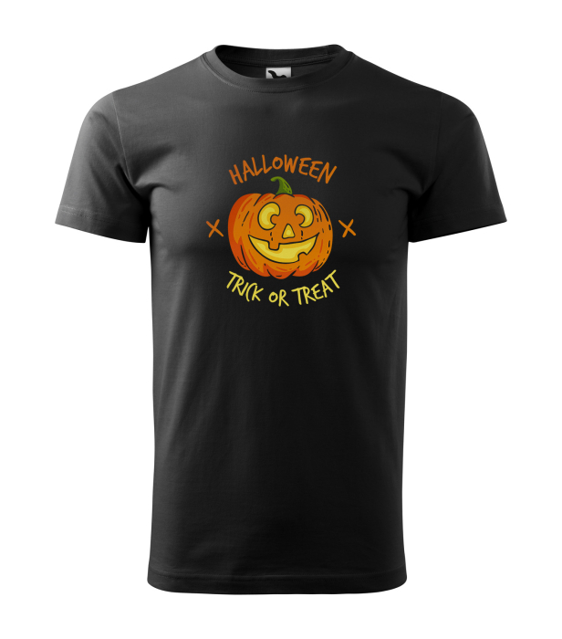 Model imbracat in tricou Halloween Trick or Treat Pumpkin pe fundal neutru [2]