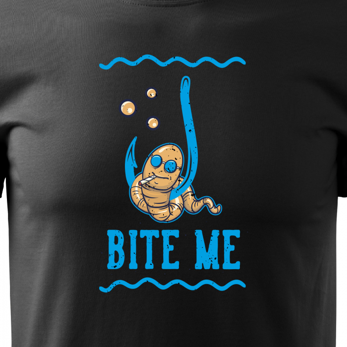 Tricou pentru pescarii amatori si profesionisti, idee de cadou, Bite Me, Worm Smoking [2]