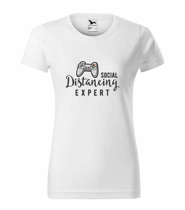 Tricou personalizat pentru cei pasionati de gaming, cadoul perfect, Social Distancing Expert [1]