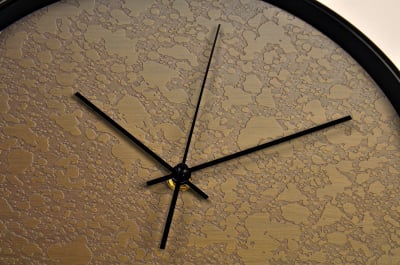 Ceas de perete, pentru living, birou sau showroom, Model picaturi in placa de bronz [1]