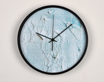 Ceasuri Moderne - Ceas de perete, pentru living, birou sau showroom, Perete cu urme de glet