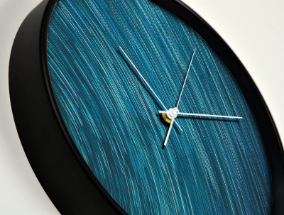 Ceas de perete, pentru living, birou sau showroom, Vortex albastru [1]