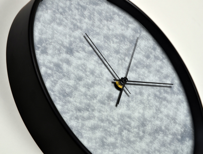 Ceas de perete, pentru living, birou sau showroom, Zapada alba, proaspat asternuta [2]