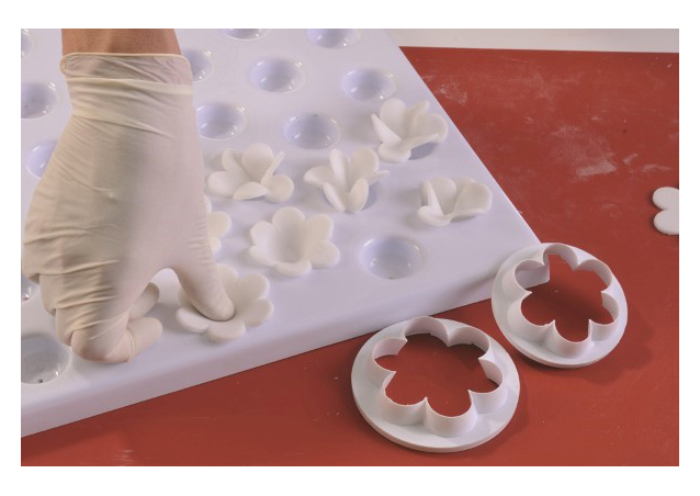 Floare 6 Petale - Decupatoare Plastic Ø 6.5 si 7.5 cm, Set 2 Buc [4]