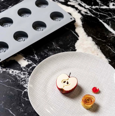 Forme Silicon pentru Decor si Plating - Forma Silicon Gourmand Jumatate de Mar 5.8 × 5.5 × H 2.2 cm, 8 cavitati