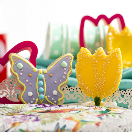 Decupatoare Flori, Fluturi - Lalea si Fluture - Decupatoare Plastic, Ø 7 si 7.5 x H 2.2 cm, Set 2 Buc