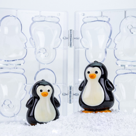 Ciocolaterie - Matrite, Ustensile - Matrita 3D Ciocolata, Plastic Rigid cu Cleme, Pinguin 7.95 x 7.55 x H 11.4 cm, 45 gr