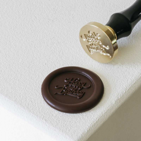 Ciocolaterie - Matrite, Ustensile - Stampila pentru Sigiliu Decoruri Ciocolata Model Happy Birthday Ø 6 cm