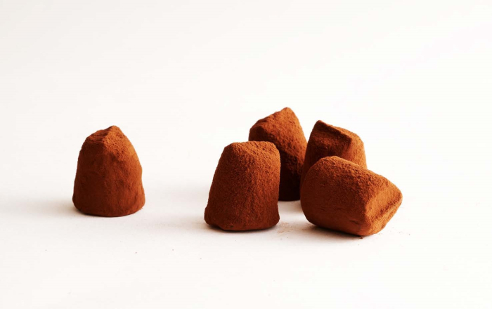 Trufe de ciocolata in cutie metalica Mathez Les Parisiennes 200g [2]