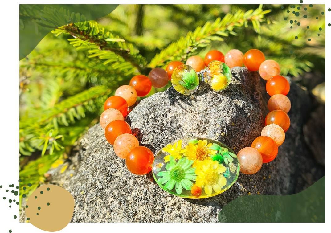 Kézzel készített, természetes virágokból készült egyedi ékszerek,