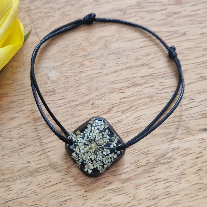 Brățară cu flori de morcov [2]