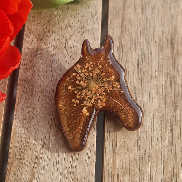 Broșă cu flori de morcov - cal [2]