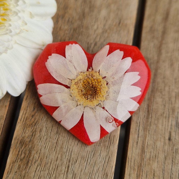 Margaréta  kitűző [2]