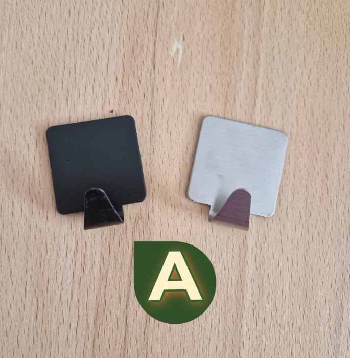 Fém akasztók tárolókosarakhoz [10]