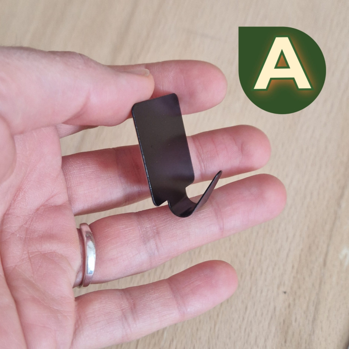 Fém akasztók tárolókosarakhoz [8]