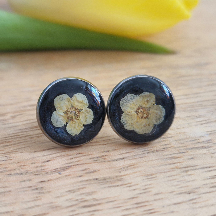 Cercei cu șurub din oțel cu flori de prun [3]