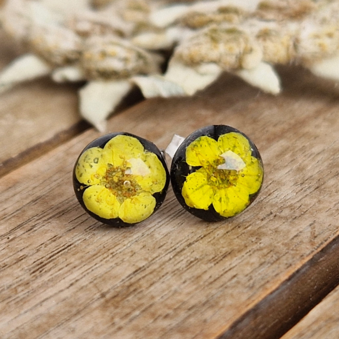 Cercei cu șurub din oțel cu flori de prun [3]