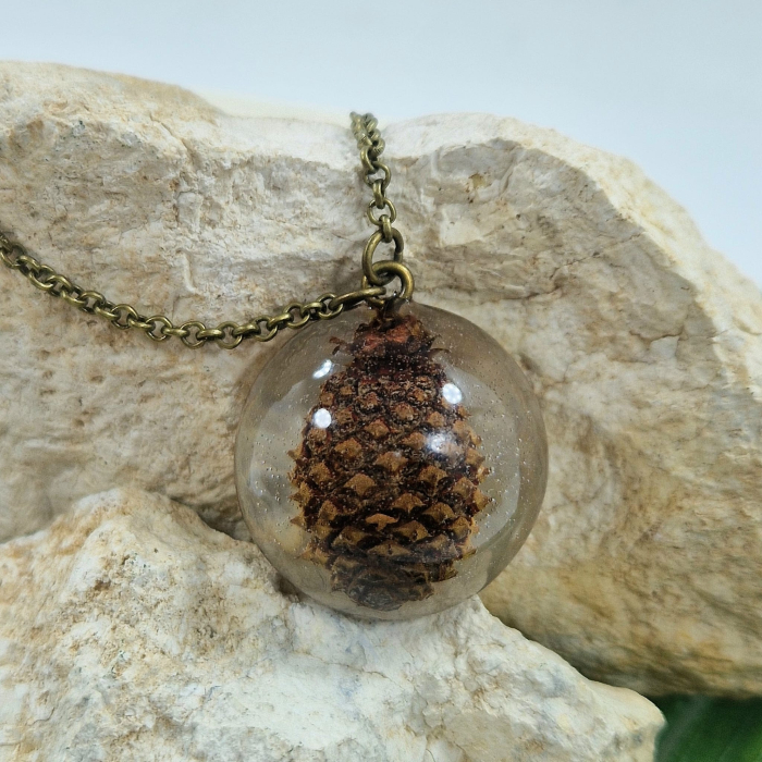 Fenyőtoboz nyaklánc [1]