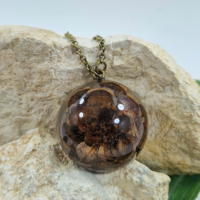 Colier cu con de brad [2]