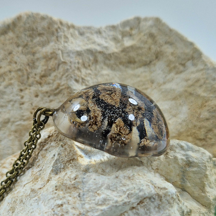 Fenyőtoboz nyaklánc [2]