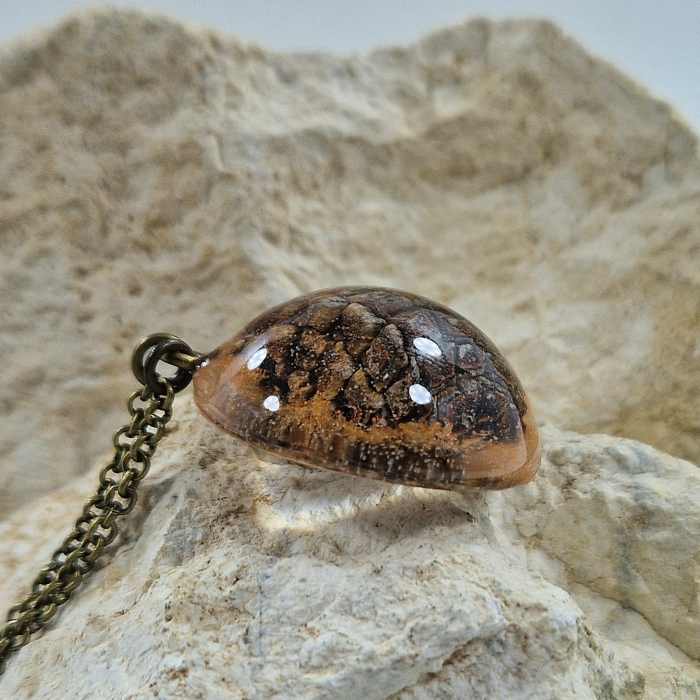 Fenyőtoboz nyaklánc [1]