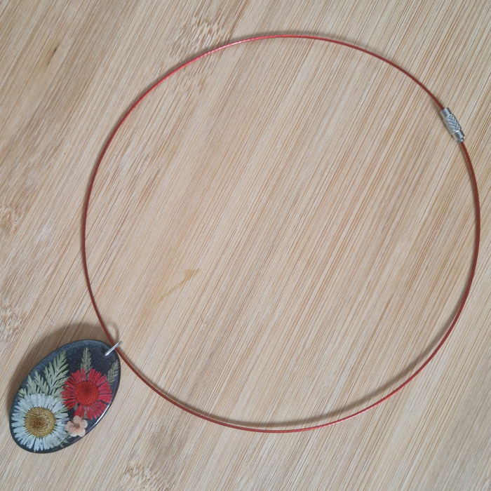 Colier cu flori de bănuți [2]