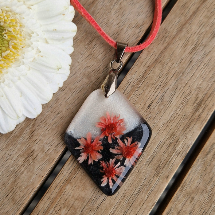 Szalmavirág nyaklánc [2]