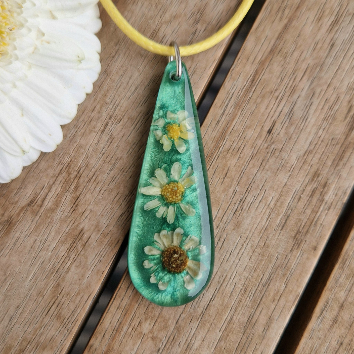 Colier cu flori de pai [2]