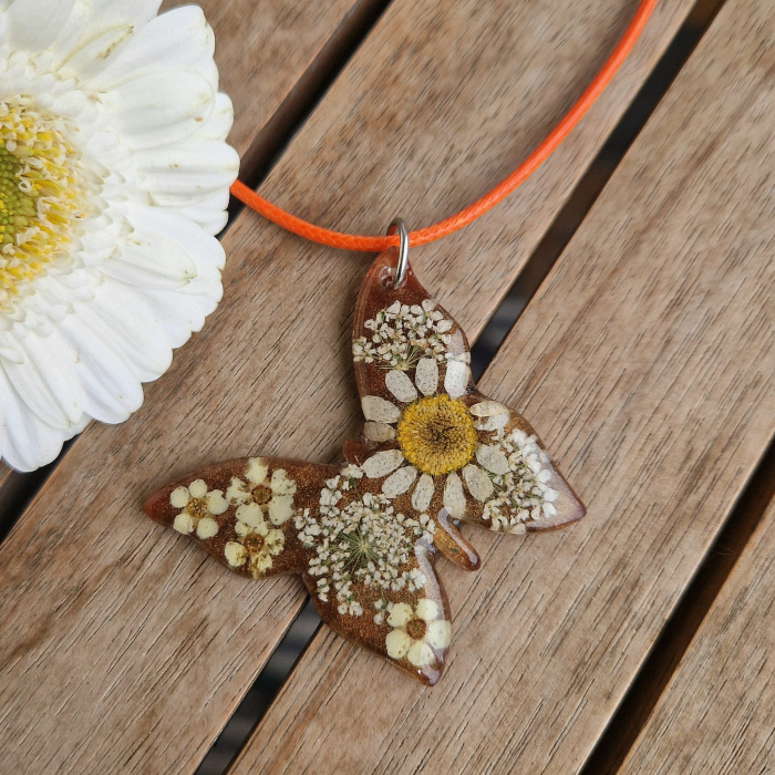 Colier cu flori de soc, mușețel și flori de morcov [2]