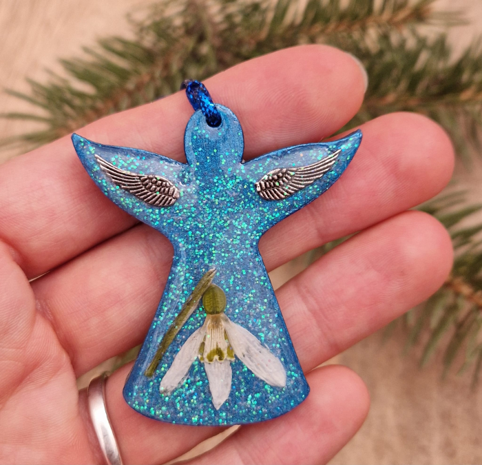 Karácsonyi angyaldísz – Igazi virágokkal, fából [2]