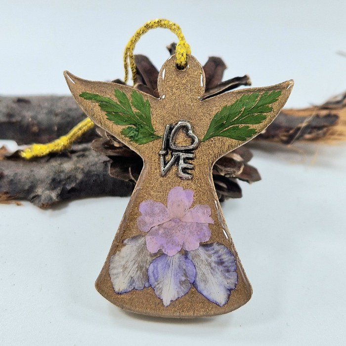 Karácsonyi angyaldísz – Igazi virágokkal, fából [1]