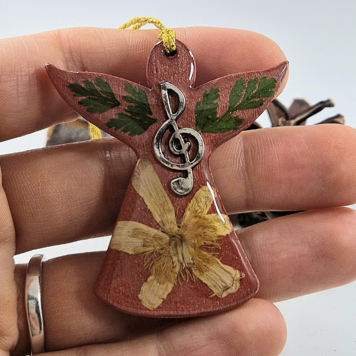 Karácsonyi angyaldísz – Igazi virágokkal, fából [2]