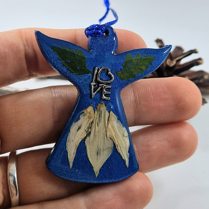 Karácsonyi angyaldísz – Igazi virágokkal, fából [2]