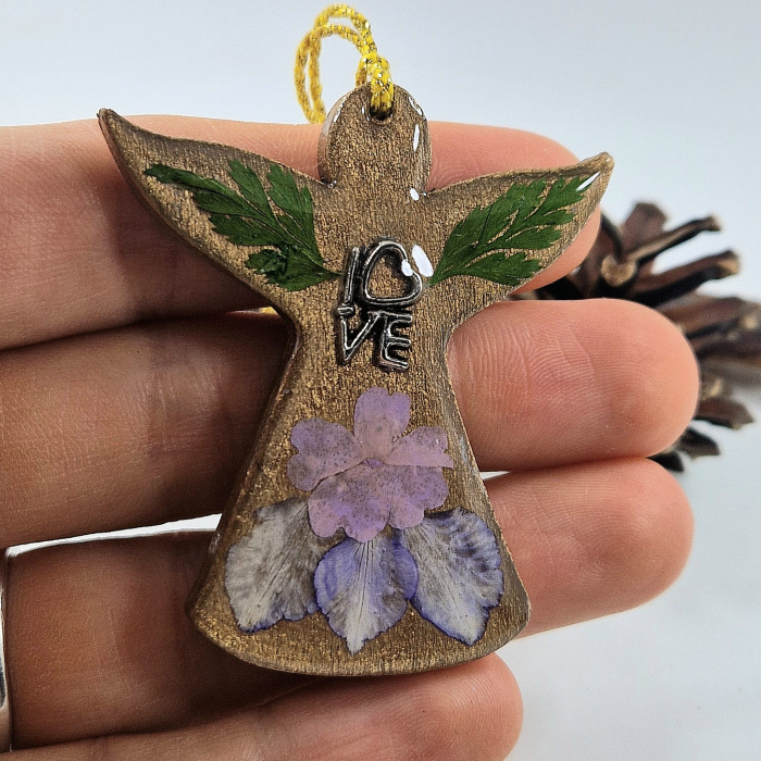 Karácsonyi angyaldísz – Igazi virágokkal, fából [2]