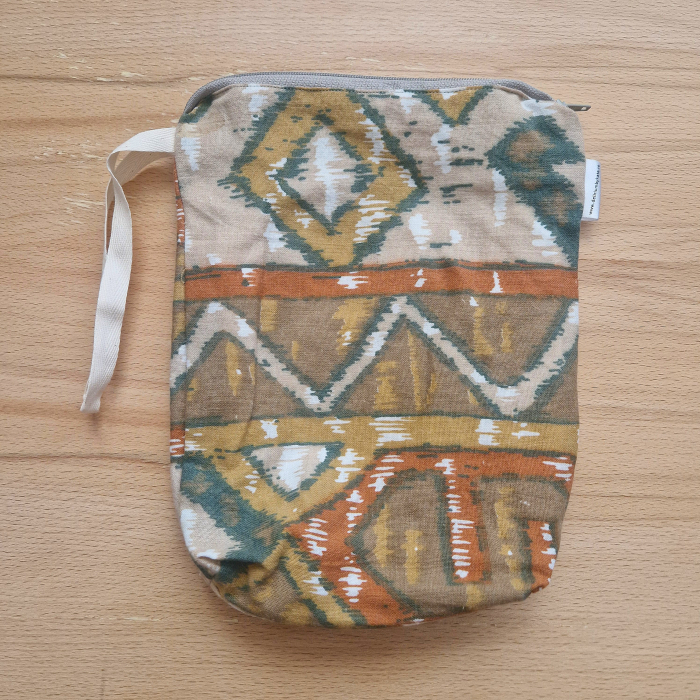 Nasi-tasi cipzárral - barna [1]