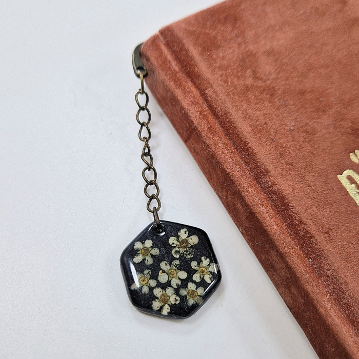 Semn de carte cu flori de soc [3]