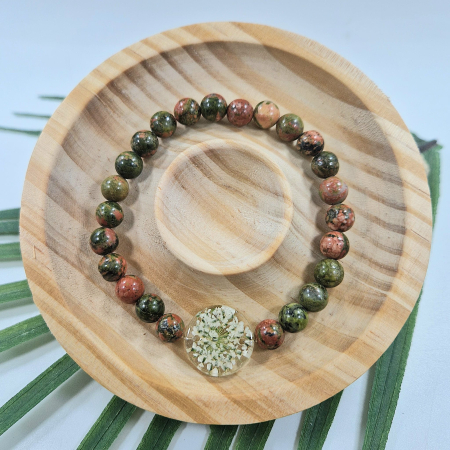 Ékszerek igazi virágokból - Unakit karkötő 6mm-es gyöngyökből – 15 cm csuklóméret