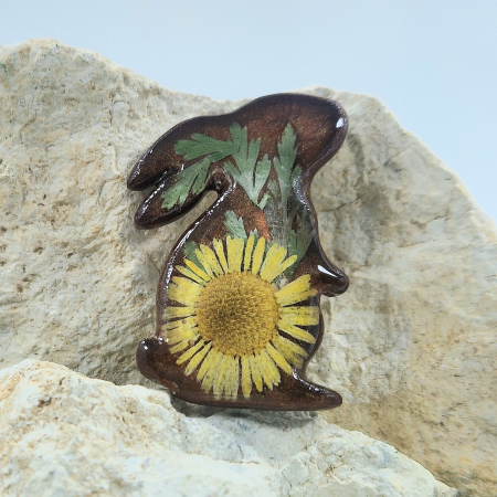 Broșă - Broșă cu flori sălbatice - iepuraș