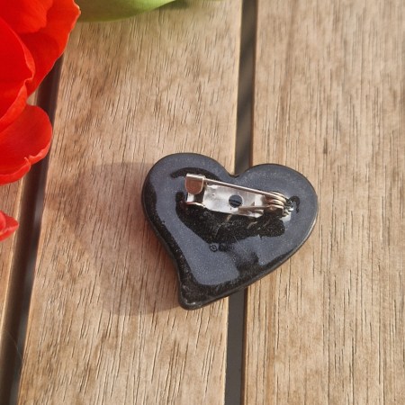 Broșă cu floarea de bănuți [2]