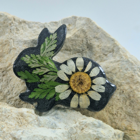 Broșă - Broșă cu mușețel - iepuraș