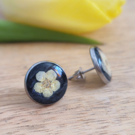 Cercei cu șurub din oțel cu flori de prun [3]