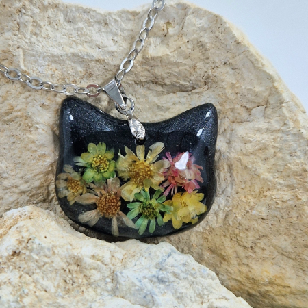 Colier / Pandantiv - Colier cu flori de pai - pisică