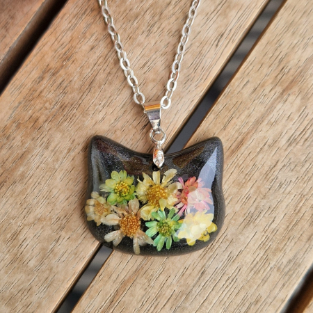 Colier cu flori de pai - pisică [1]