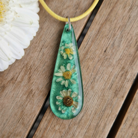 Colier cu flori de pai [1]