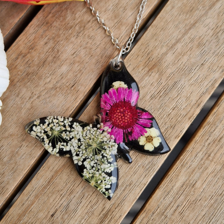 Colier cu floarea de bănuți și flori de morcov [1]